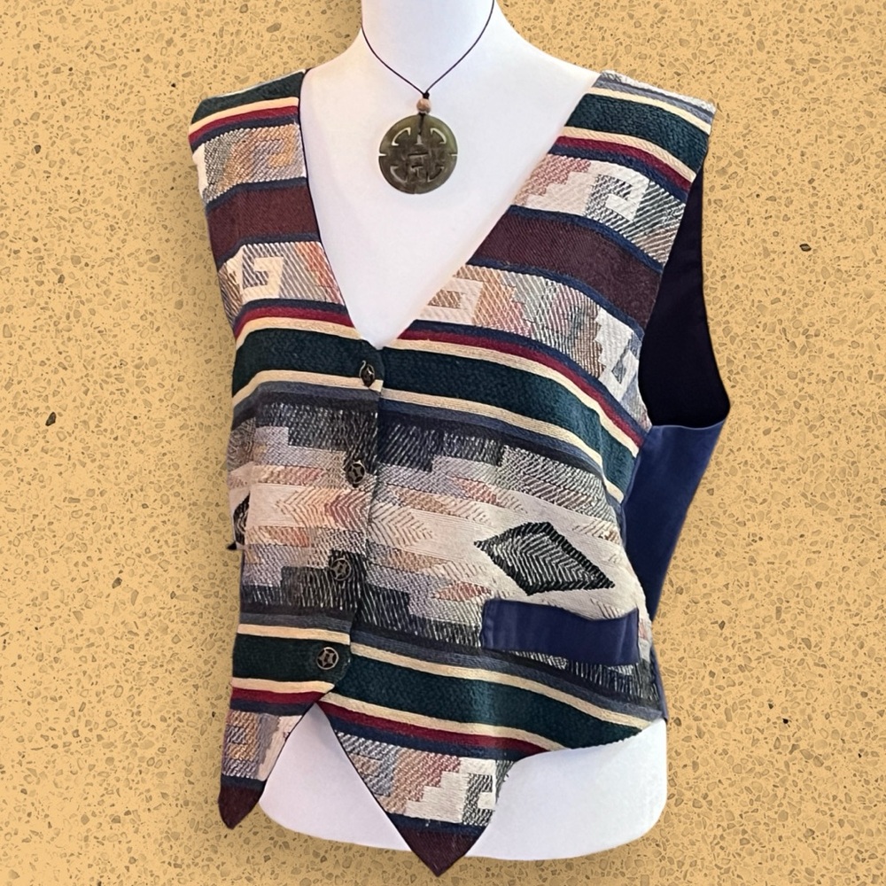 VTG Southwestern Aztec Styling Button Up Vest |